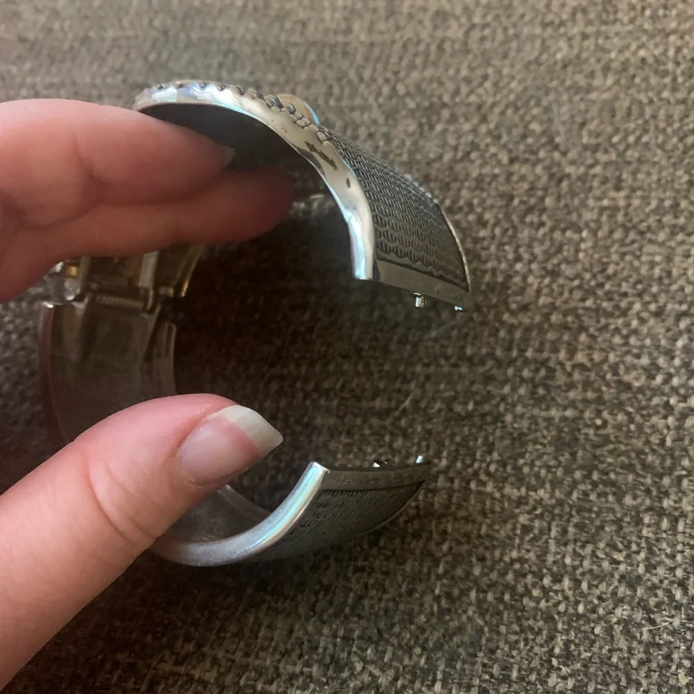 Retro Owl Cuff Bracelet with Closure - Picture 3 of 3